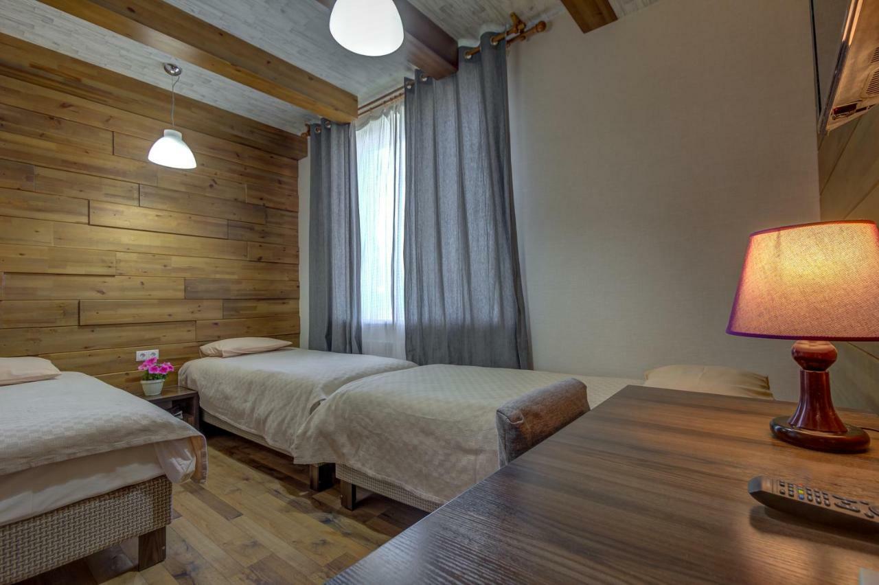 Hillside Karakol B&B Eksteriør bilde